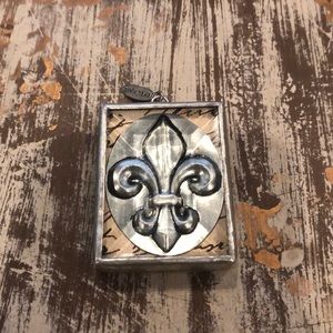 Jewel Kade Fleur de Lis France Charm